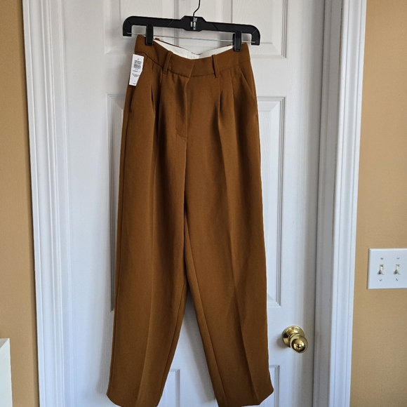 Aritzia Babaton Carrot Pant in Rich Chestnut size 0 tall - Picture 6 of 7
